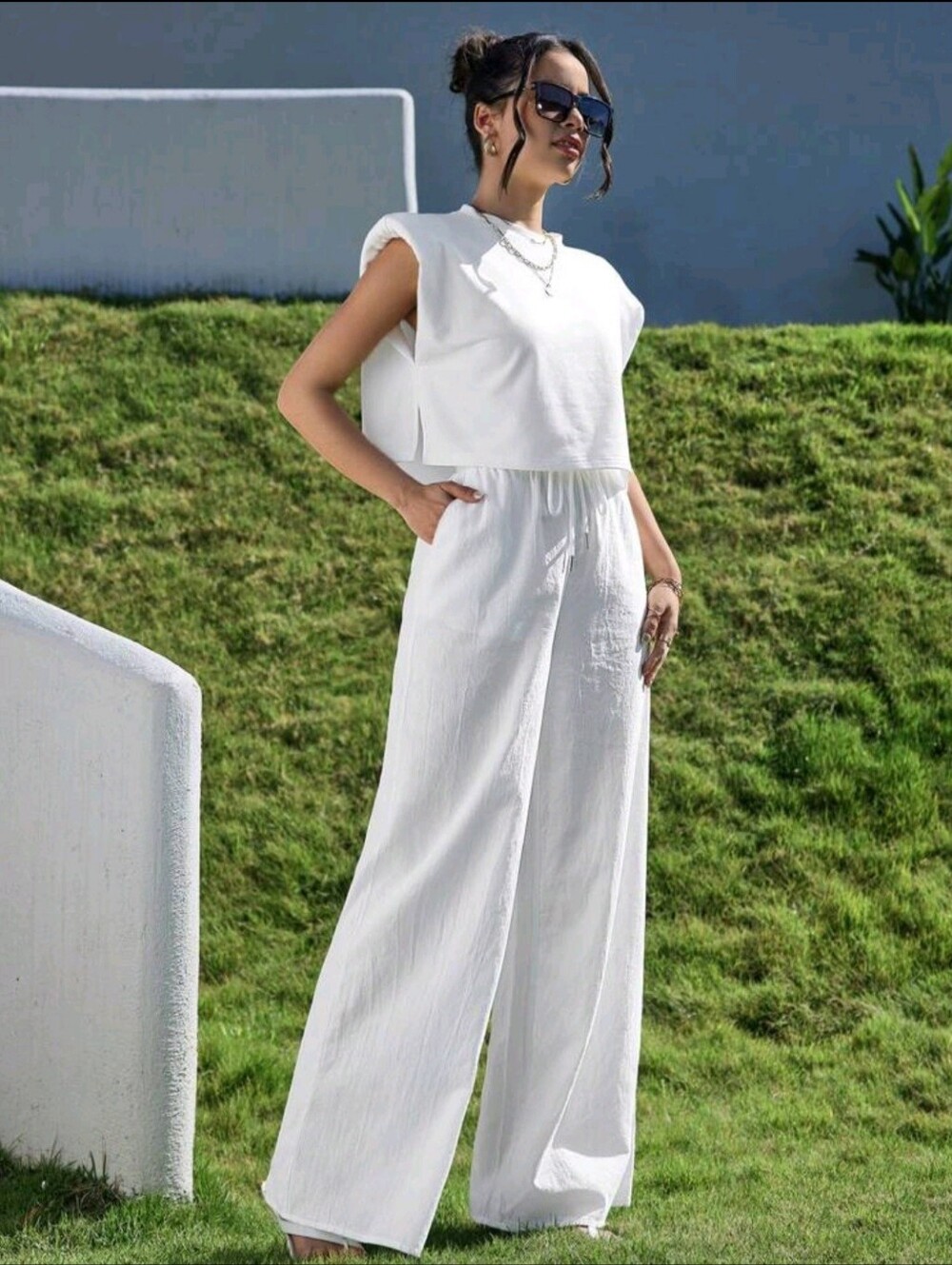 White 2 Piece Crop Top Pants Set Size Medium - Picture 6 of 8